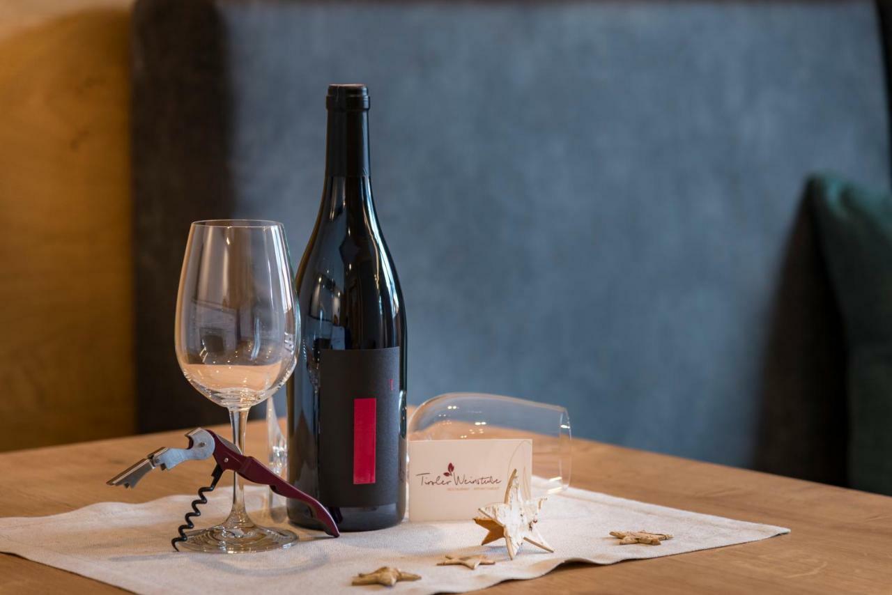Апарт готель Tiroler Weinstube Зефельд-ін-Тіроль Екстер'єр фото